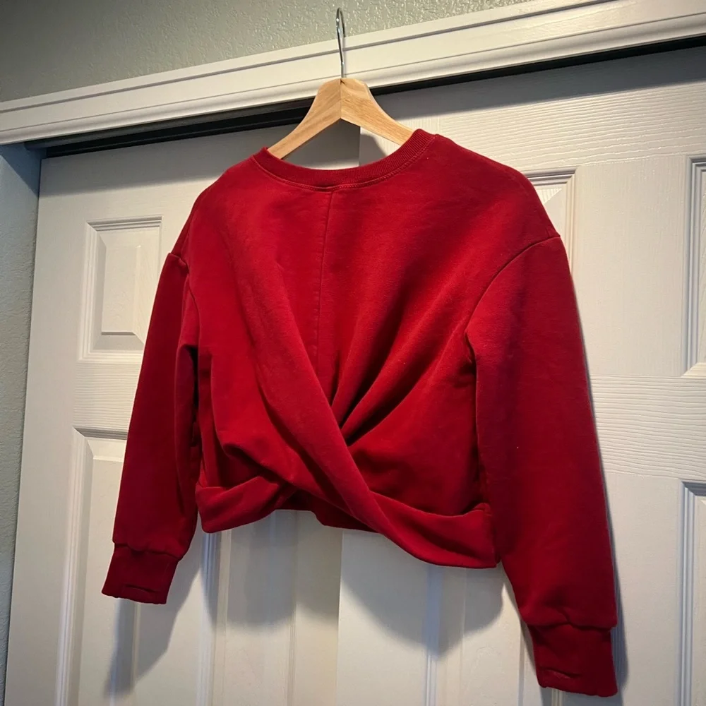 Athleta Girl, Cropped Red Twist-front Girls Sweatshirt, Size M (8-10) - Picture 2 of 6